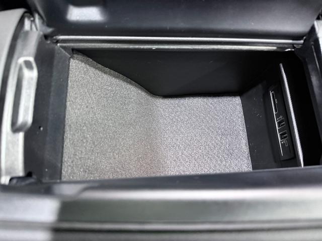 Ｇクラス Ｇ３５０ｄ　ＡＭＧライン　法人ワンオーナー　ＡＭＧライン　ラグジュアリーパッケージ　ガラスサンルーフ　ブラック本革シート（レッドステッチ）　アダプティブダンピングシステム　ブルメスターサラウンドシステム　ディーラー整備車（78枚目）