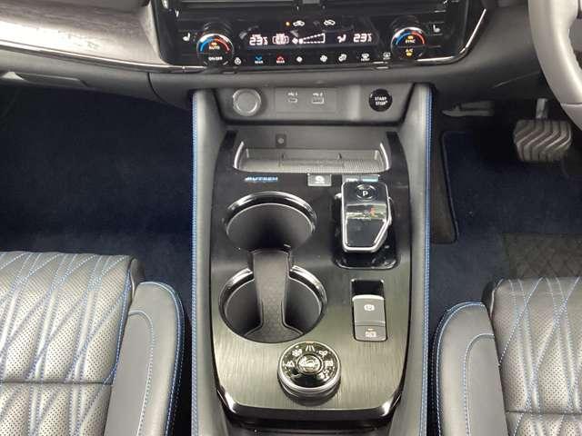 エクストレイル １．５　ＡＵＴＥＣＨ　アドバンスト　パッケージ　ｅ－４ＯＲＣＥ　４ＷＤ　コネクトナビ・ガラスサンルーフ・ＢＯＳＥ（17枚目）