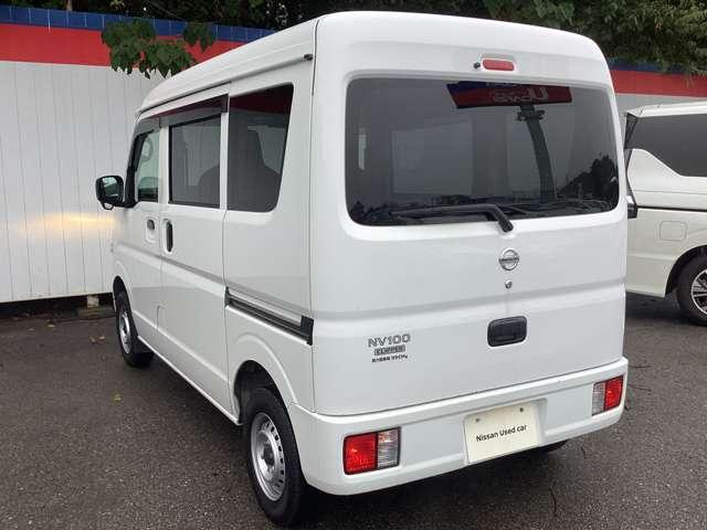 NV100クリッパーバン 660 DX ハイルーフ 前席パワーウインド・リモコン付きキー 助手席エアバック キーレスキー パワーウィンドー ワンオーナー パワステ付き 運転席エアバック エアコン 整備記録簿 ABS付き(5枚目)