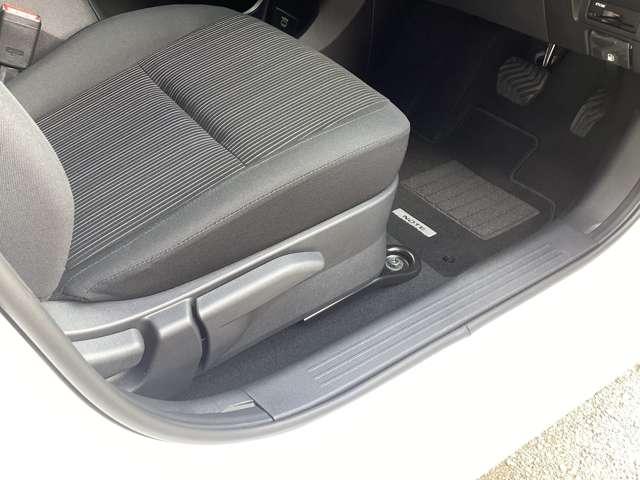 ノート 1.2 X 当社試乗車アップ・日産コネクトナビ リアカメラ 衝突被害軽減ブレ-キ 全方位カメラ ETC付 禁煙車 LEDヘッドライト レーダークルーズ レーンアシスト インテリジェントキー ワンオーナー 整備記録簿 ワンセグTV TVナビ キーレス(20枚目)