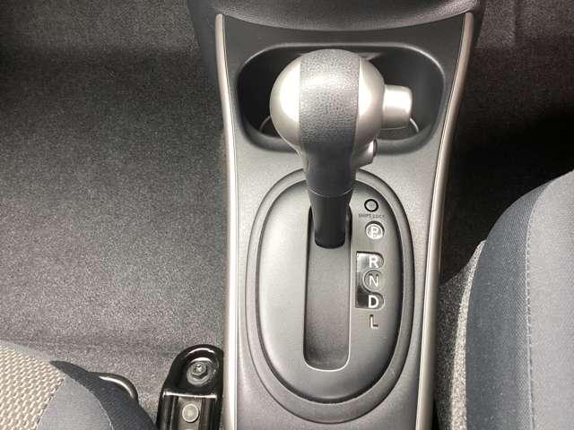 ラティオ 1.2 G 純正CDステレオ・インテリジェントキー キーフリー エアコン スマ-トキ- 1オーナ アイドリングストップ ABS 点検記録簿 パワーステアリング エアバッグ パワーウインドウ ダブルエアバック(11枚目)