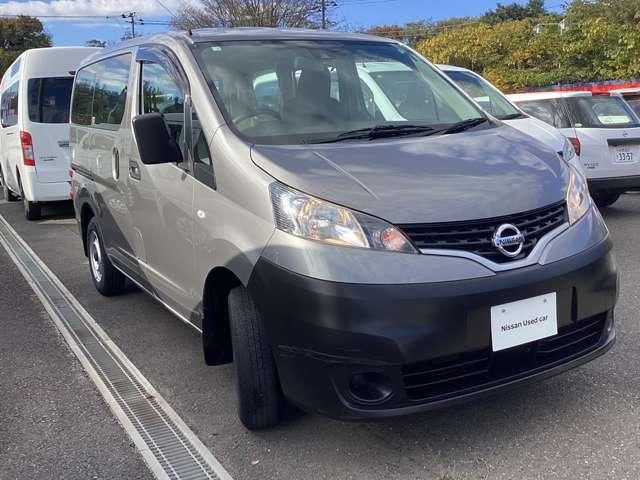 ＮＶ２００バネットバン １．６　ＤＸ　衝突被害軽減ブレーキ・前席パワーウインド　インテリジェントエマージェンシーブレーキ　車線逸脱　点検記録簿　パワーステアリング　エアバック　マニュアルエアコン　ＡＢＳ　キーフリー　フロントパワーウインドウ　ＷエアＢ（3枚目）