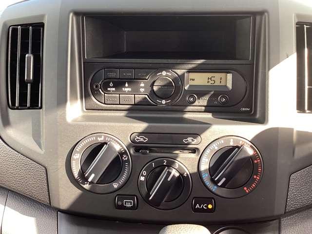 ＮＶ２００バネットバン １．６　ＤＸ　衝突被害軽減ブレーキ・前席パワーウインド　インテリジェントエマージェンシーブレーキ　車線逸脱　点検記録簿　パワーステアリング　エアバック　マニュアルエアコン　ＡＢＳ　キーフリー　フロントパワーウインドウ　ＷエアＢ（9枚目）