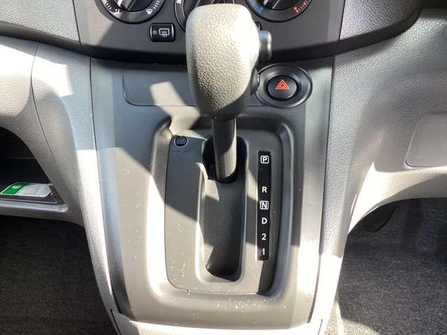ＮＶ２００バネットバン １．６　ＤＸ　衝突被害軽減ブレーキ・前席パワーウインド　インテリジェントエマージェンシーブレーキ　車線逸脱　点検記録簿　パワーステアリング　エアバック　マニュアルエアコン　ＡＢＳ　キーフリー　フロントパワーウインドウ　ＷエアＢ（10枚目）