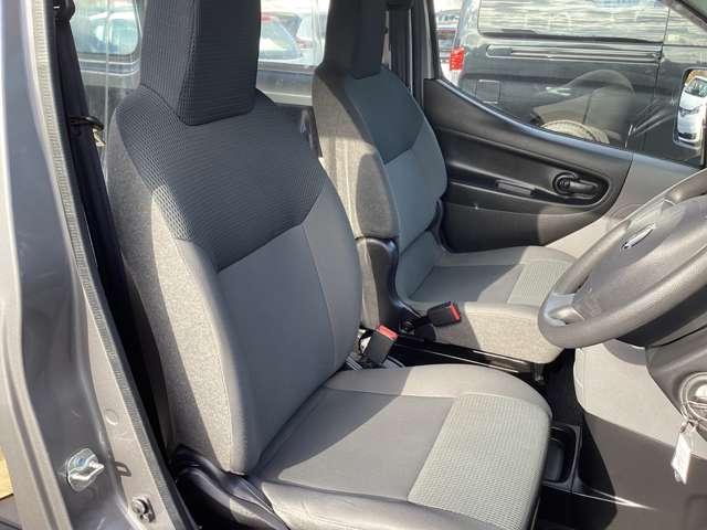 ＮＶ２００バネットバン １．６　ＤＸ　衝突被害軽減ブレーキ・前席パワーウインド　インテリジェントエマージェンシーブレーキ　車線逸脱　点検記録簿　パワーステアリング　エアバック　マニュアルエアコン　ＡＢＳ　キーフリー　フロントパワーウインドウ　ＷエアＢ（12枚目）
