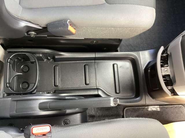 ＮＶ２００バネットバン １．６　ＤＸ　衝突被害軽減ブレーキ・前席パワーウインド　インテリジェントエマージェンシーブレーキ　車線逸脱　点検記録簿　パワーステアリング　エアバック　マニュアルエアコン　ＡＢＳ　キーフリー　フロントパワーウインドウ　ＷエアＢ（13枚目）