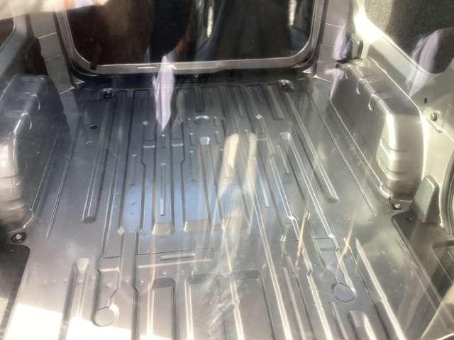 ＮＶ２００バネットバン １．６　ＤＸ　衝突被害軽減ブレーキ・前席パワーウインド　インテリジェントエマージェンシーブレーキ　車線逸脱　点検記録簿　パワーステアリング　エアバック　マニュアルエアコン　ＡＢＳ　キーフリー　フロントパワーウインドウ　ＷエアＢ（15枚目）