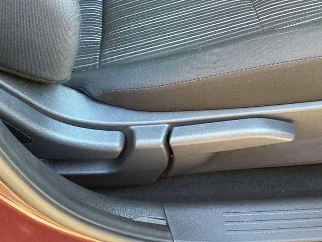 ノート 1.2 X 純正9インチメモリナビ・バックカメラ リアカメラ 衝突被害軽減ブレ-キ ETC付 LEDヘッドライト レーンアシスト インテリジェントキー ワンオーナー 整備記録簿 盗難防止システム ワンセグTV TVナビ サイドカーテンエアバック(13枚目)