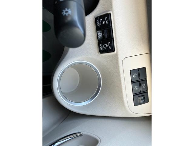 シエンタ G 純正ナビ TV Bluetooth バックカメラ スマートキー プッシュスタート ビルトインETC ドラレコ シートヒーター 両側パワースライドドア 電格ミラー 衝突軽減ブレーキ 社外アルミ ステリモ(54枚目)