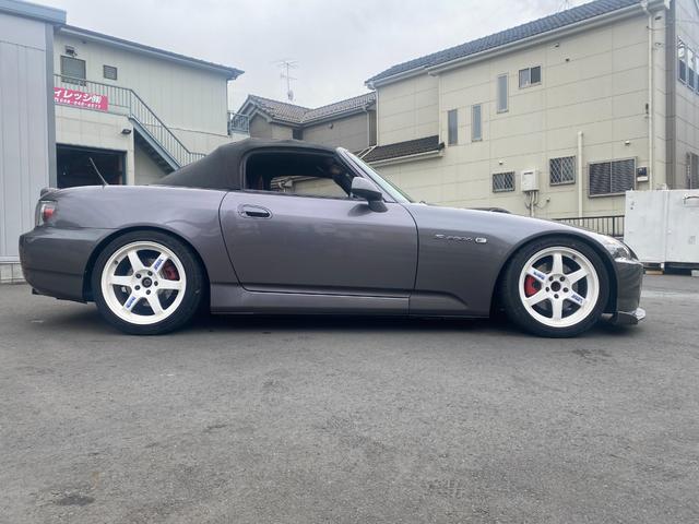 Ｓ２０００ ベースグレード　ユーザー買取車／ＡＰ１最終型／ＡＲＶＯＵ製車高調／　Ｊ‘Ｓ　ＲＡＣＩＮＧ製キャンバージョイント／ＲＡＹＳ製１７インチＡＷ／ＡＭＵＳＥ製Ｒ１ＴＩＴＡＮマフラー　／Ｊ‘Ｓ　ＲＡＣＩＮＧ製触媒／車検整備付き（32枚目）