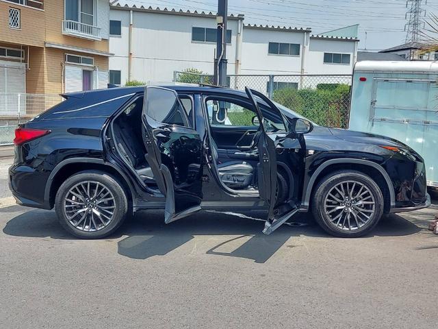 ＲＸ ＲＸ２００ｔ　Ｆスポーツ　ユーザー買取車／サンルーフ／純正１２．３型ナビ／フルセグ／ＣＤ・ＤＶＤ再生／ＢＴ・ＵＳＢ接続／全方位カメラ／ＥＴＣ２．０／黒革シート／シートヒーター・クーラー／電動リアゲート／セーフティセンス／ＨＵＤ（15枚目）