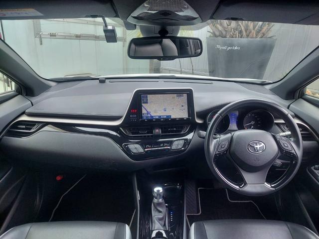 Ｃ－ＨＲ Ｇ　モード　ネロ　純正９型ナビ／フルセグ／ＣＤ・ＤＶＤ再生／ＢＴ接続／ＥＴＣ２．０／トヨタセーフティーセンス／衝突軽減ブレーキ／レーンキープ／ＢＳＭ／ＲＣＴＡ／レーダークルーズ／ＬＥＤヘッドライト／ハーフレザーシート（18枚目）