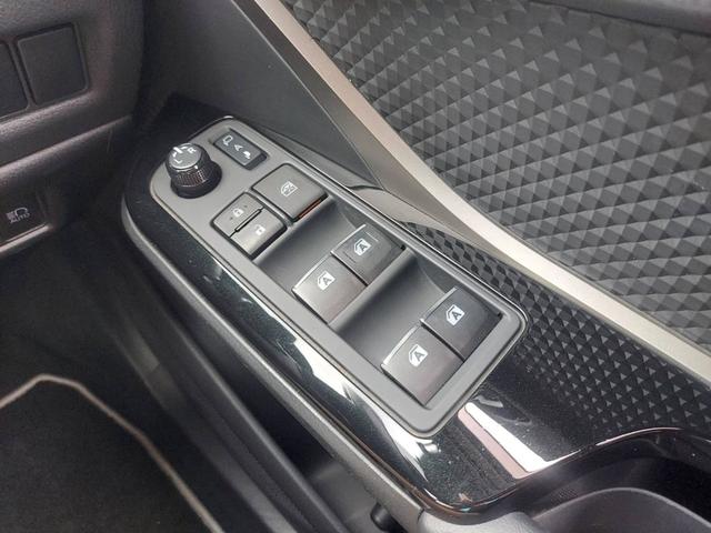 Ｃ－ＨＲ Ｇ　モード　ネロ　純正９型ナビ／フルセグ／ＣＤ・ＤＶＤ再生／ＢＴ接続／ＥＴＣ２．０／トヨタセーフティーセンス／衝突軽減ブレーキ／レーンキープ／ＢＳＭ／ＲＣＴＡ／レーダークルーズ／ＬＥＤヘッドライト／ハーフレザーシート（68枚目）