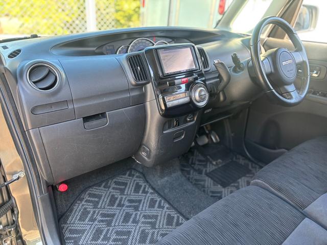 タント カスタムＲＳ　ユーザー買取／ターボ／規格外純正アルミホイール／パワスラ／社外ナビ／フルセグ／バックカメラ／ＥＴＣ／ルーフキャリア／ＨＩＤ／イエローフォグ／スマートキー×２／スモークフィルム／車検整備付／１年保証付（55枚目）