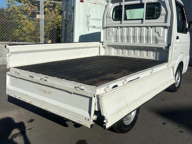 キャリイトラック ＦＣ　４ＷＤ／５速マニュアル／３方開／車検整備付き（18枚目）