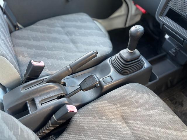 キャリイトラック ＦＣ　４ＷＤ／５速マニュアル／３方開／車検整備付き（49枚目）