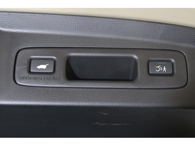 ヴェゼル ｅ：ＨＥＶＺ　認定中古車　２年保証付　ワンオーナー　ナビ　Ｂカメラ　ＥＴＣ　運転支援　全周囲カメラ　衝突回避支援ブレーキ機能　パノラミックビューモニター　１オナ　スマキ　Ｐトランク　フルオートエアコン　エアバッグ（19枚目）