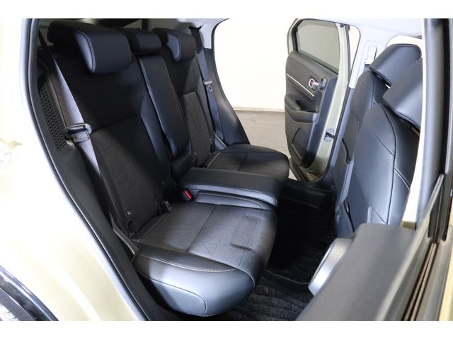 ヴェゼル ｅ：ＨＥＶＺ　認定中古車　２年保証付　ワンオーナー　ナビ　Ｂカメラ　ＥＴＣ　運転支援　全周囲カメラ　衝突回避支援ブレーキ機能　パノラミックビューモニター　１オナ　スマキ　Ｐトランク　フルオートエアコン　エアバッグ（21枚目）