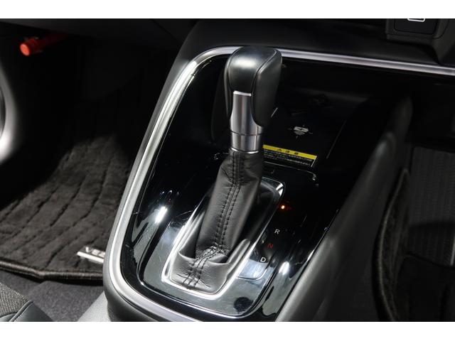 ヴェゼル ｅ：ＨＥＶＺ　認定中古車　２年保証付　ワンオーナー　ナビ　Ｂカメラ　ドラレコ　ＥＴＣ　運転支援　全周囲カメラ　衝突回避支援ブレーキ機能　パノラミックビューモニター　１オナ　スマキ　Ｐトランク　フルオートエアコン（13枚目）