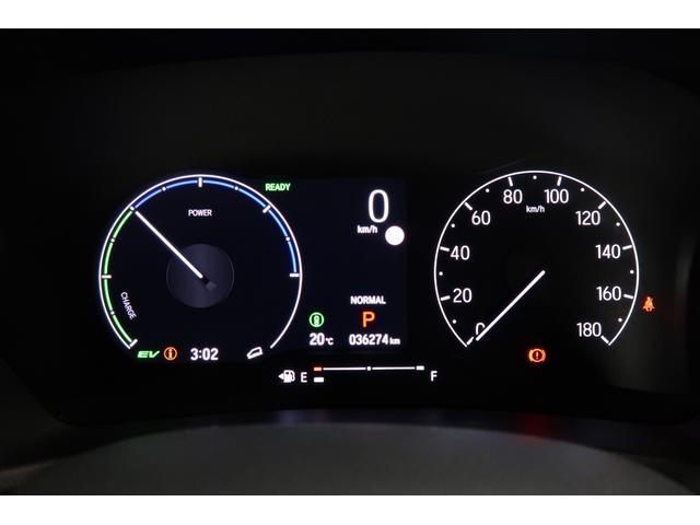 ヴェゼル ｅ：ＨＥＶＺ　認定中古車　２年保証付　ワンオーナー　ナビ　Ｂカメラ　ドラレコ　ＥＴＣ　運転支援　全周囲カメラ　衝突回避支援ブレーキ機能　パノラミックビューモニター　１オナ　スマキ　Ｐトランク　フルオートエアコン（14枚目）