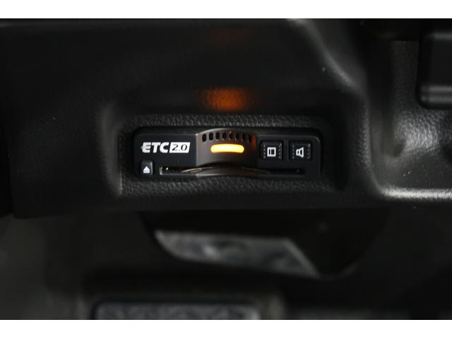 ヴェゼル ｅ：ＨＥＶＺ　認定中古車　２年保証付　ワンオーナー　ナビ　Ｂカメラ　ドラレコ　ＥＴＣ　運転支援　全周囲カメラ　衝突回避支援ブレーキ機能　パノラミックビューモニター　１オナ　スマキ　Ｐトランク　フルオートエアコン（18枚目）