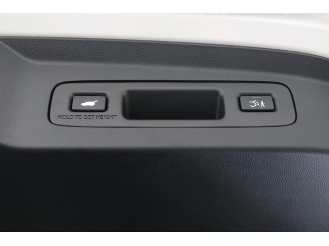 ヴェゼル ｅ：ＨＥＶＺ　認定中古車　２年保証付　ワンオーナー　ナビ　Ｂカメラ　ドラレコ　ＥＴＣ　運転支援　全周囲カメラ　衝突回避支援ブレーキ機能　パノラミックビューモニター　１オナ　スマキ　Ｐトランク　フルオートエアコン（19枚目）