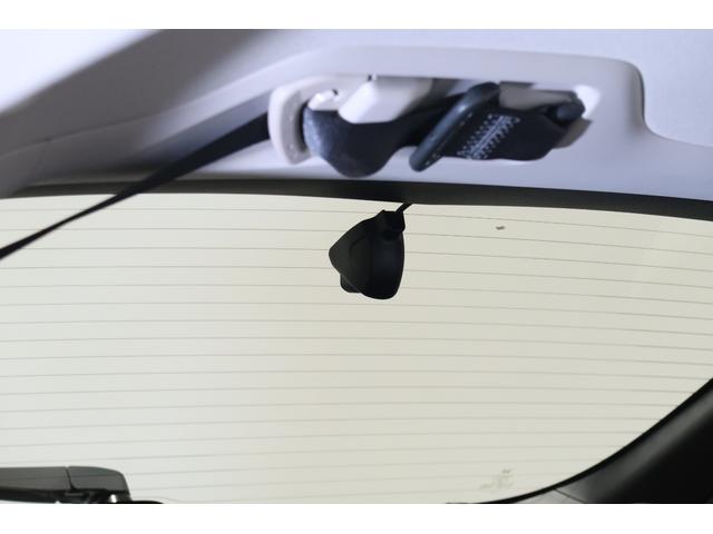 ヴェゼル ｅ：ＨＥＶＺ　認定中古車　２年保証付　ワンオーナー　ナビ　Ｂカメラ　ドラレコ　ＥＴＣ　運転支援　全周囲カメラ　衝突回避支援ブレーキ機能　パノラミックビューモニター　１オナ　スマキ　Ｐトランク　フルオートエアコン（21枚目）