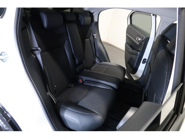 ヴェゼル ｅ：ＨＥＶＺ　認定中古車　２年保証付　ワンオーナー　ナビ　Ｂカメラ　ドラレコ　ＥＴＣ　運転支援　全周囲カメラ　衝突回避支援ブレーキ機能　パノラミックビューモニター　１オナ　スマキ　Ｐトランク　フルオートエアコン（23枚目）