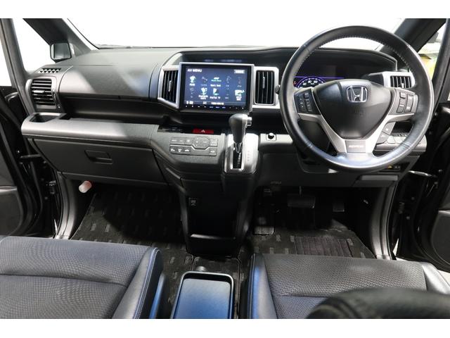 ステップワゴンスパーダ Ｚクールスピリット　認定中古車　１年保証付　ワンオーナー　ナビ　Ｂカメラ　ＥＴＣ　運転支援　ミュージックプレイヤー接続可　バックカメ　キーフリー　横滑防止　ＤＶＤ視聴可能　フルオートエアコン　電動格納式ドアミラー　ＡＢＳ（9枚目）