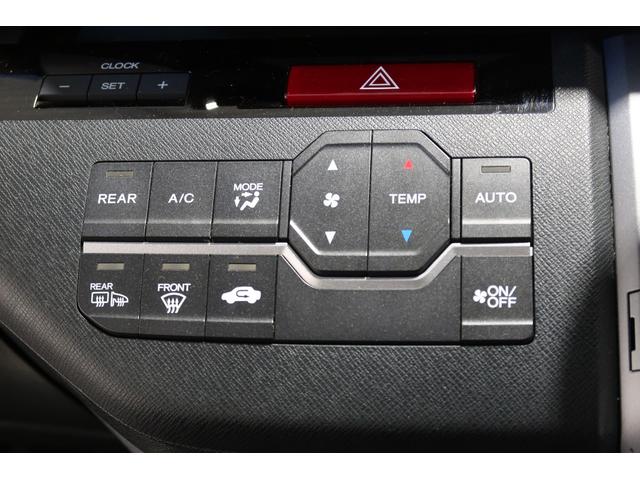 ステップワゴンスパーダ Ｚクールスピリット　認定中古車　１年保証付　ワンオーナー　ナビ　Ｂカメラ　ＥＴＣ　運転支援　ミュージックプレイヤー接続可　バックカメ　キーフリー　横滑防止　ＤＶＤ視聴可能　フルオートエアコン　電動格納式ドアミラー　ＡＢＳ（14枚目）