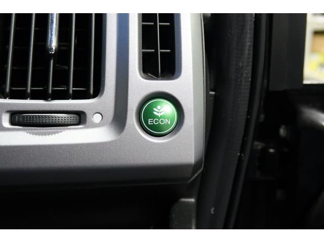 ステップワゴンスパーダ Ｚクールスピリット　認定中古車　１年保証付　ワンオーナー　ナビ　Ｂカメラ　ＥＴＣ　運転支援　ミュージックプレイヤー接続可　バックカメ　キーフリー　横滑防止　ＤＶＤ視聴可能　フルオートエアコン　電動格納式ドアミラー　ＡＢＳ（19枚目）