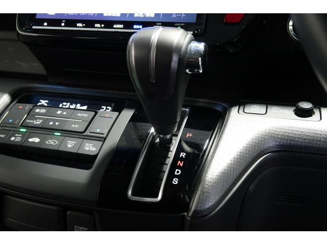 ステップワゴンスパーダ スパーダホンダセンシング　認定中古車　２年保証付　ワンオーナー　ナビ　Ｂカメラ　ドラレコ　ＥＴＣ　運転支援　ＬＫＡ　盗難防止　助手席エアバッグ　追従式クルーズコントロール　ワンオーナ－　Ｗパワスラ　Ｂｌｕｅｔｏｏｔｈオーディオ（12枚目）