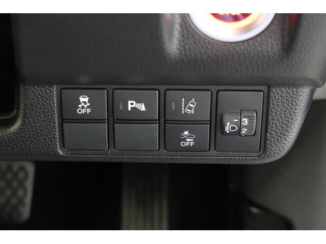 ホンダセンシング搭載！誤発進抑制機能・路外逸脱抑制機能・歩行者事故低減ステアリング・車線維持支援システム・先進車発進お知らせ機能など多彩な先進安全機能でより安全で快適なドライブを支援します。