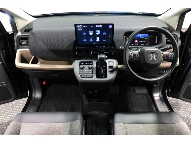 フリード ｅ：ＨＥＶエアーＥＸ　認定中古車　２年保証付　ナビ　Ｂカメラ　ドラレコ　ＥＴＣ　運転支援　デモカー　全周囲カメラ　３６０°カメラ　衝突軽減システム　ソナー　横滑り防止装置　クルーズコントロール　サイドカーテンエアバック（11枚目）