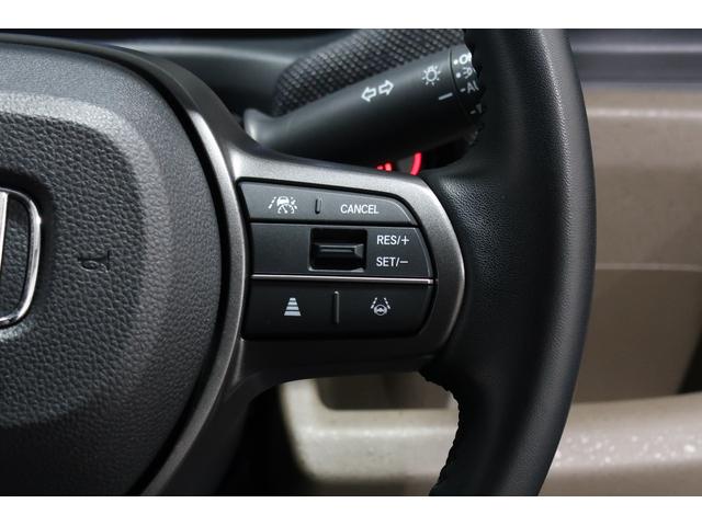 フリード ｅ：ＨＥＶエアーＥＸ　認定中古車　２年保証付　ナビ　Ｂカメラ　ドラレコ　ＥＴＣ　運転支援　デモカー　全周囲カメラ　３６０°カメラ　衝突軽減システム　ソナー　横滑り防止装置　クルーズコントロール　サイドカーテンエアバック（21枚目）