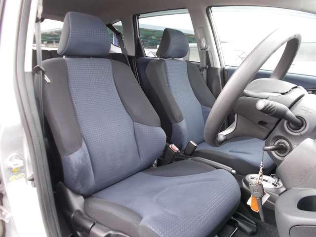 13G Honda認定中古車 ポータブルナビ ワンセグTV CDチューナー キーレスエントリー ドライブレコーダー セキュリティアラーム ワンオーナー車(10枚目)