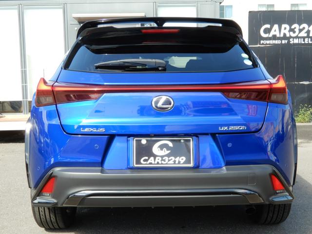 ＵＸ ＵＸ２５０ｈ　Ｆスポーツ　１オーナー／ＴＲＤエアロ／赤革／ナビ／フルセグ／Ｂカメラ／Ｐサウンド／レーダークルーズ／シートヒーター／電動Ｒゲート／ＥＴＣ（3枚目）