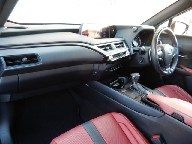 ＵＸ ＵＸ２５０ｈ　Ｆスポーツ　１オーナー／ＴＲＤエアロ／赤革／ナビ／フルセグ／Ｂカメラ／Ｐサウンド／レーダークルーズ／シートヒーター／電動Ｒゲート／ＥＴＣ（10枚目）