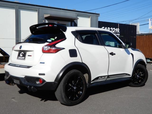 ジューク １５ＲＸ　パーソナライゼーション　バグガード　外トランクスポイラー　ルーフラッピング　フルセグナビ　Ｂカメラ　マフラーカッター　　ＥＴＣ（4枚目）