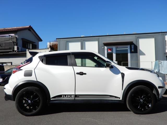ジューク １５ＲＸ　パーソナライゼーション　バグガード　外トランクスポイラー　ルーフラッピング　フルセグナビ　Ｂカメラ　マフラーカッター　　ＥＴＣ（7枚目）