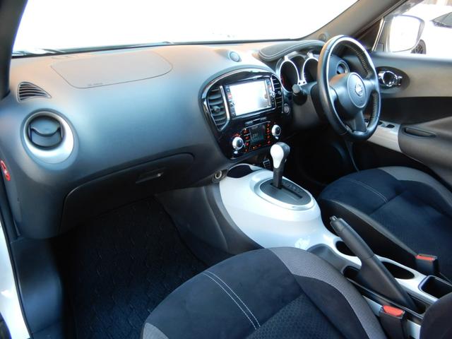 ジューク １５ＲＸ　パーソナライゼーション　バグガード　外トランクスポイラー　ルーフラッピング　フルセグナビ　Ｂカメラ　マフラーカッター　　ＥＴＣ（10枚目）