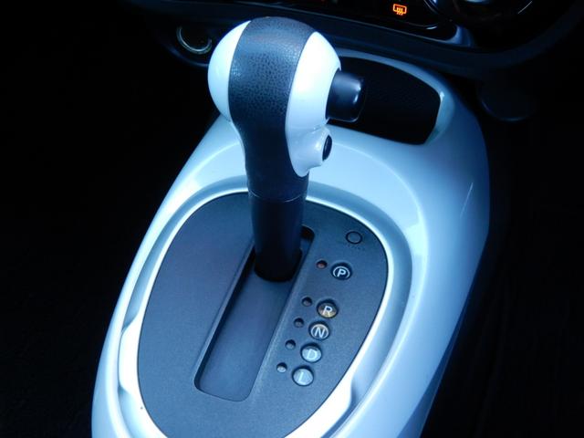 ジューク １５ＲＸ　パーソナライゼーション　バグガード　外トランクスポイラー　ルーフラッピング　フルセグナビ　Ｂカメラ　マフラーカッター　　ＥＴＣ（22枚目）