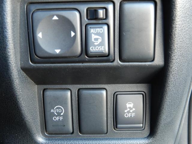 ジューク １５ＲＸ　パーソナライゼーション　バグガード　外トランクスポイラー　ルーフラッピング　フルセグナビ　Ｂカメラ　マフラーカッター　　ＥＴＣ（28枚目）