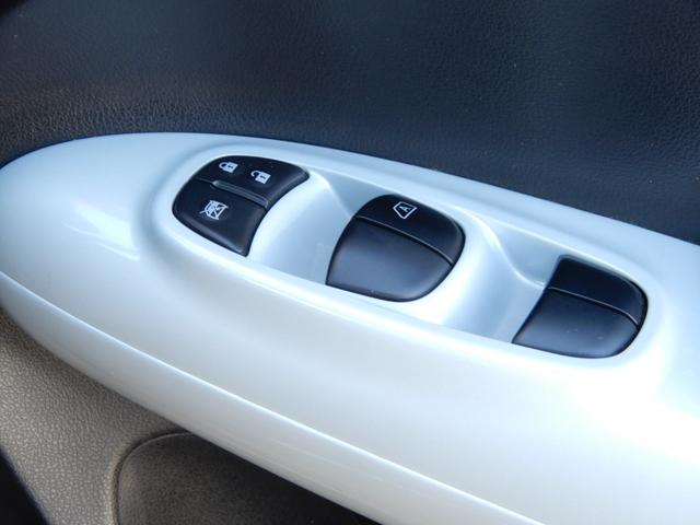 ジューク １５ＲＸ　パーソナライゼーション　バグガード　外トランクスポイラー　ルーフラッピング　フルセグナビ　Ｂカメラ　マフラーカッター　　ＥＴＣ（29枚目）