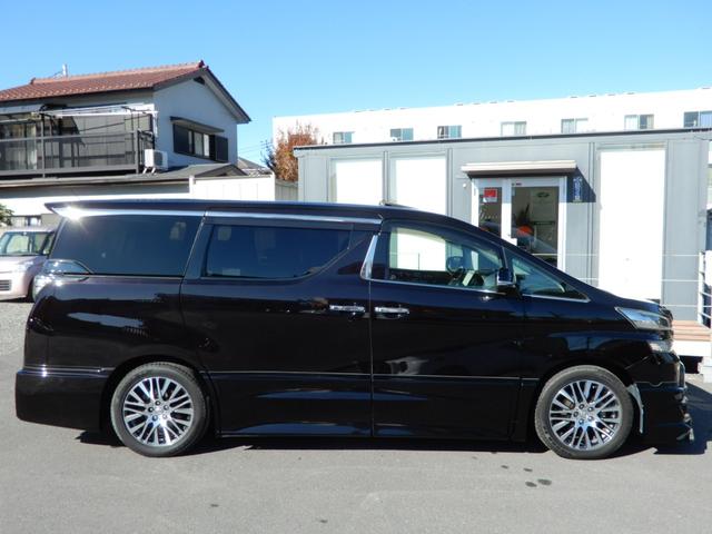 ヴェルファイア ２．５Ｚ　Ｇエディション　ＴＲＤエアロ＆マフラー／Ｗサンルーフ／ＪＢＬ／パノラマＶＩＥＷ／メーカーナビ／フリップダウン／黒革／両Ｐスラ／電トランク（7枚目）