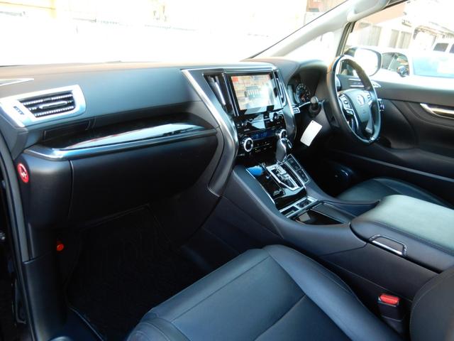 ヴェルファイア ２．５Ｚ　Ｇエディション　ＴＲＤエアロ＆マフラー／Ｗサンルーフ／ＪＢＬ／パノラマＶＩＥＷ／メーカーナビ／フリップダウン／黒革／両Ｐスラ／電トランク（10枚目）