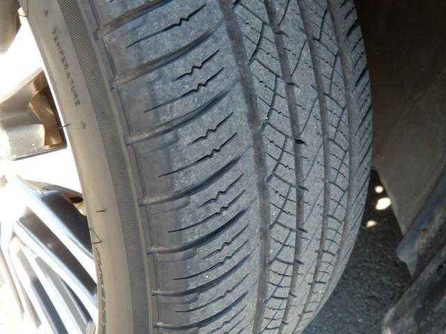 ヴェルファイア ２．５Ｚ　Ｇエディション　ＴＲＤエアロ＆マフラー／Ｗサンルーフ／ＪＢＬ／パノラマＶＩＥＷ／メーカーナビ／フリップダウン／黒革／両Ｐスラ／電トランク（19枚目）