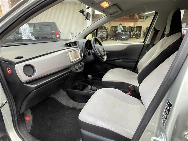 ヴィッツ F(13枚目)