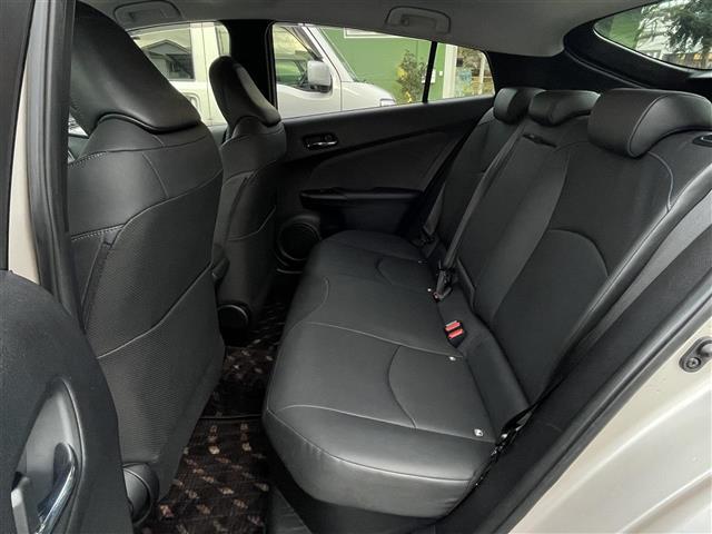 プリウス Ｓツーリングセレクション　レザーシート　前席シートヒーター　純正９型ナビＴＶ　バックカメラ　ＬＥＤヘッドライト　レーダークルーズコントロール　セーフティセンス　純正１７インチアルミ　プッシュスタート　スマートキー（31枚目）