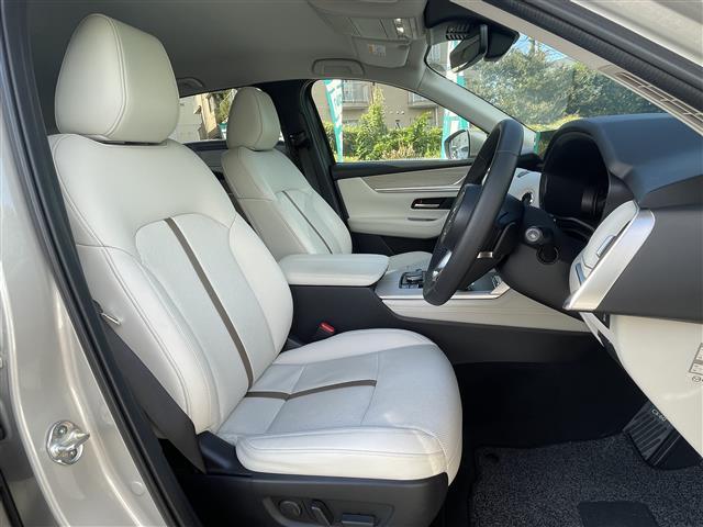 CX-60 25S エクスクルーシブモード 白革シート エアシート&シートヒーター 純正ナビTV 360度カメラ BOSEサウンド パワーバックドア クリアランスソナー 純正20インチアルミ プッシュスタート(6枚目)